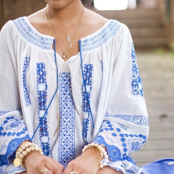 Beautiful rare top bohemian white and blue embroidered design. Can be worn off s - Picture 7 of 11